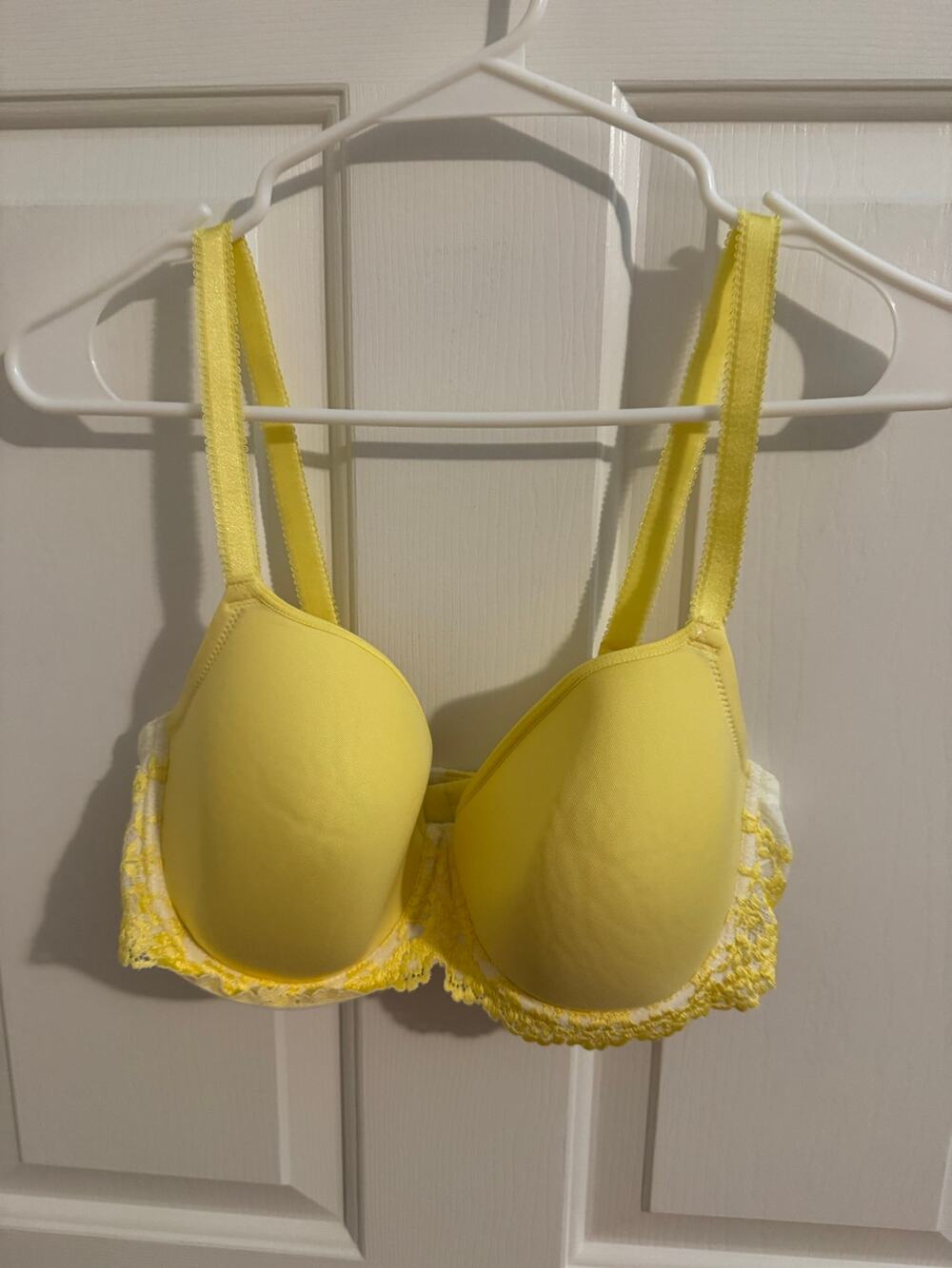 Wacoal Embrace Lace Contour T-shirt Bra 853191 Underwire Padded Lace Yellow 36D